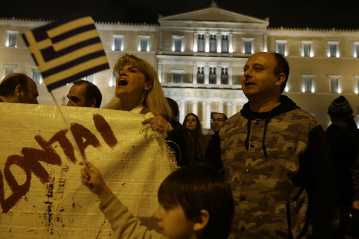 希臘民眾上街反對財政撙節